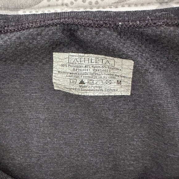 Athleta Short-sleeved t-shirt, gray, with ruffles, non-slip size M - Picture 3 of 5